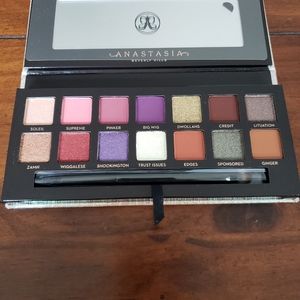 ABH Jackie Aina Palette